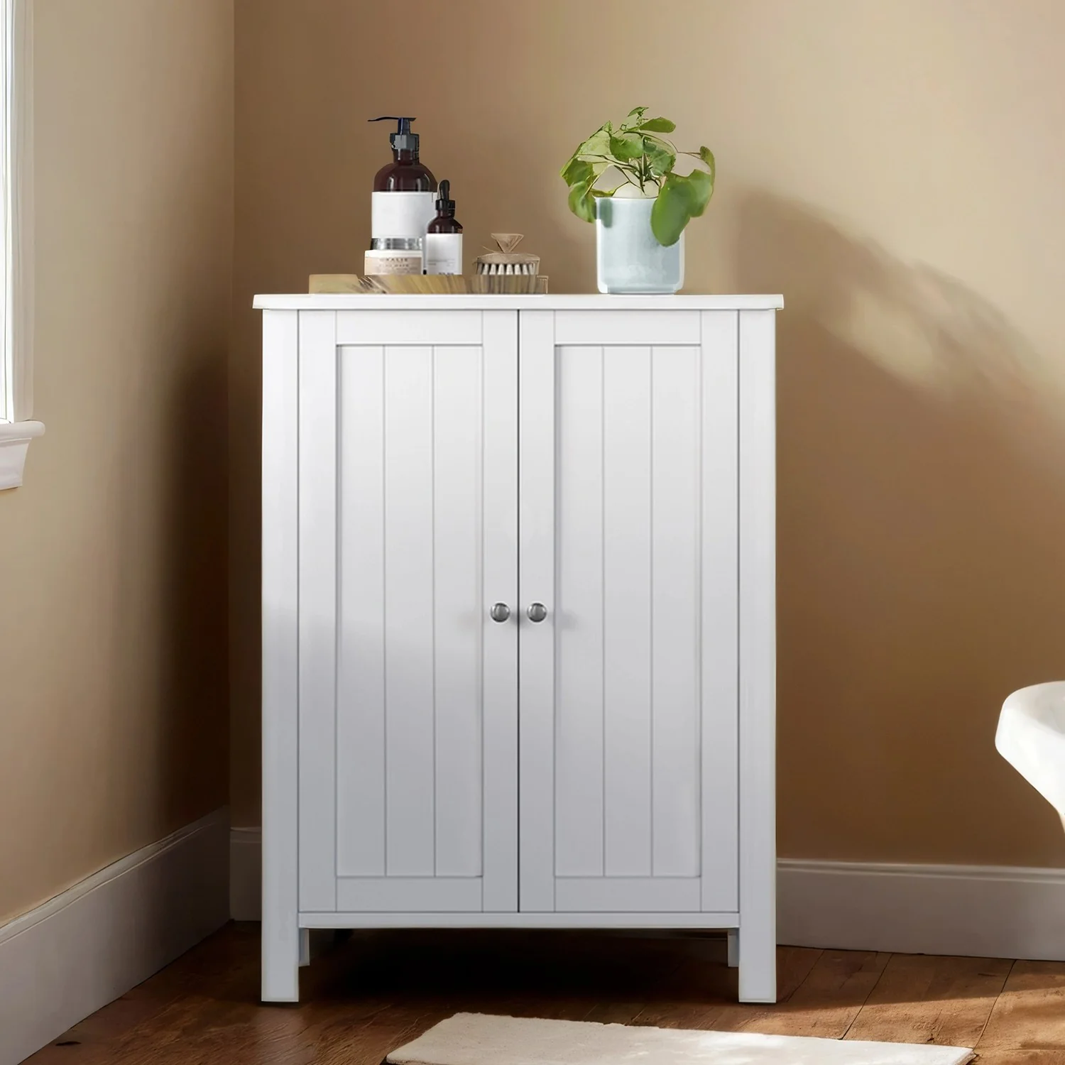 Badschrank mit 2 verstellbaren Ablagen